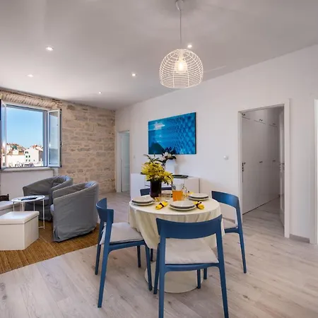 Island Sea View Free Parking Ρόβινι