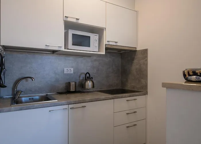 Island Sea View Free Parking