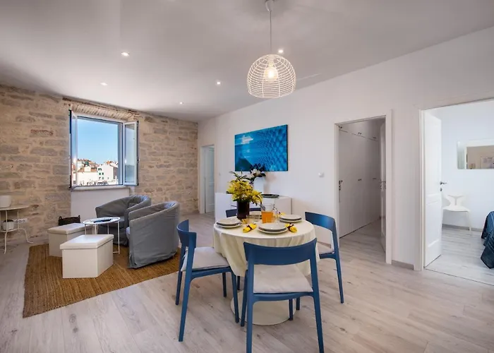 Island Sea View Free Parking Ρόβινι